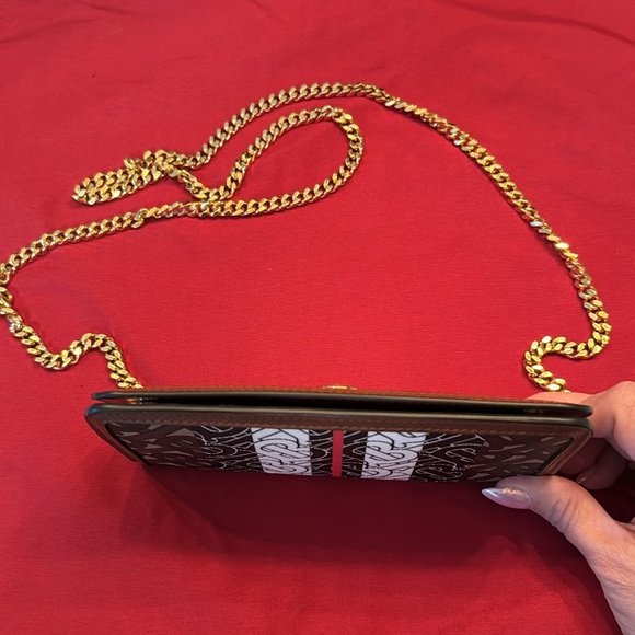 Burberry Logo Women's PVC
Leather Chain/Shoulder Wallet Brown,Multi... BF570741 - Picture 9 of 9